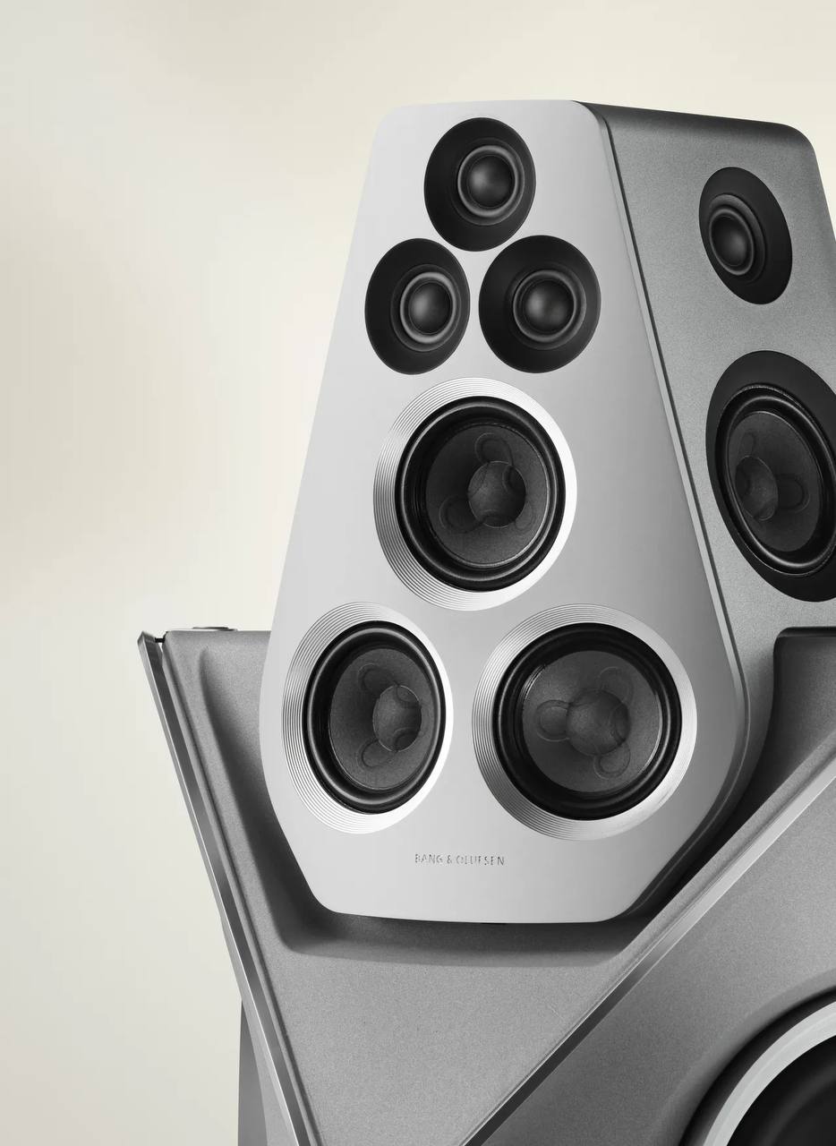Bang & Olufsen представляет усовершенствованные и ультраредкие колонки Beolab 90 Titan Edition