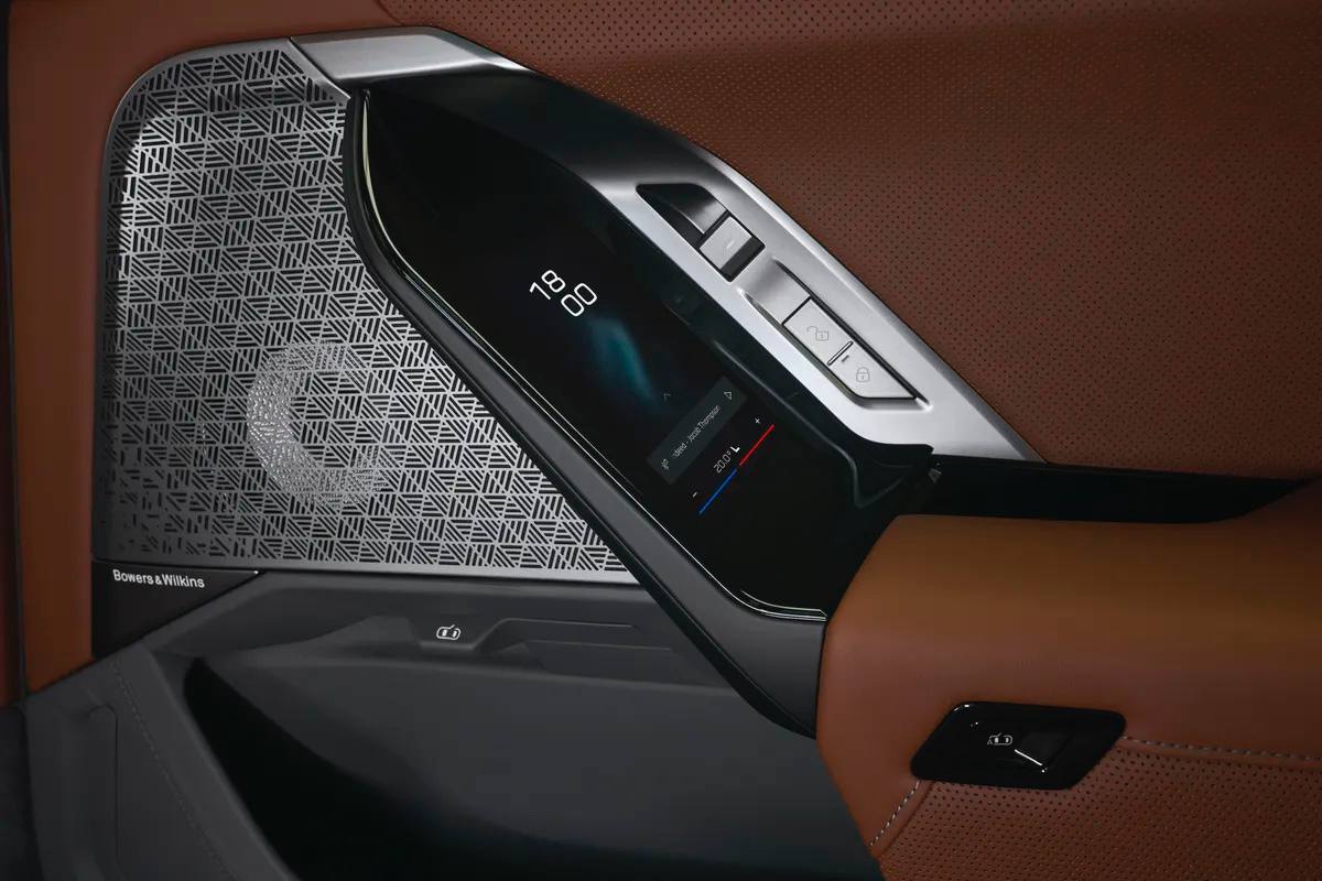 В новой BMW 7 Series и его 36-динамиковой аудиосистеме Bowers & Wilkins появится поддержка Dolby Atmos