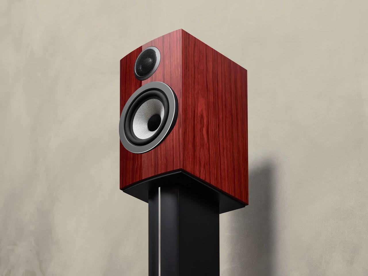 Bowers & Wilkins представляет эксклюзивную полочную акустику 707 Prestige Edition