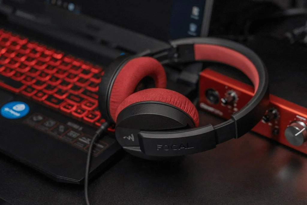 Focal_Listen_dop1.jpg Focal_Listen_dop1.jpg