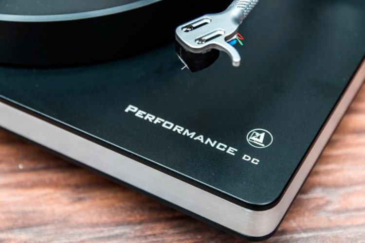 Performance-DC-Package-I-Black-Silver-005.jpg