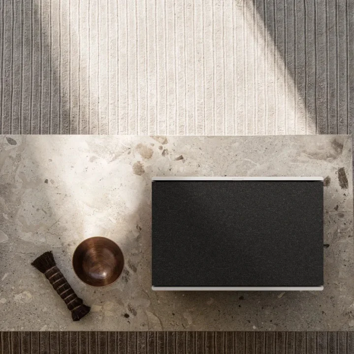 Bang_Olufsen-Beosound-Level-Natural-_-Dark-Grey_11 1.png