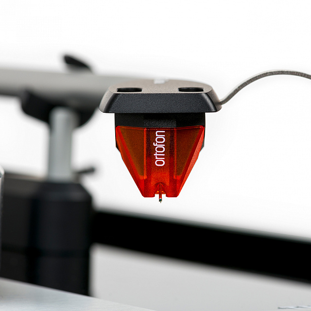 Thorens TD 1500, TP150, Ortofon 2M Bronze, Highgloss Black_7