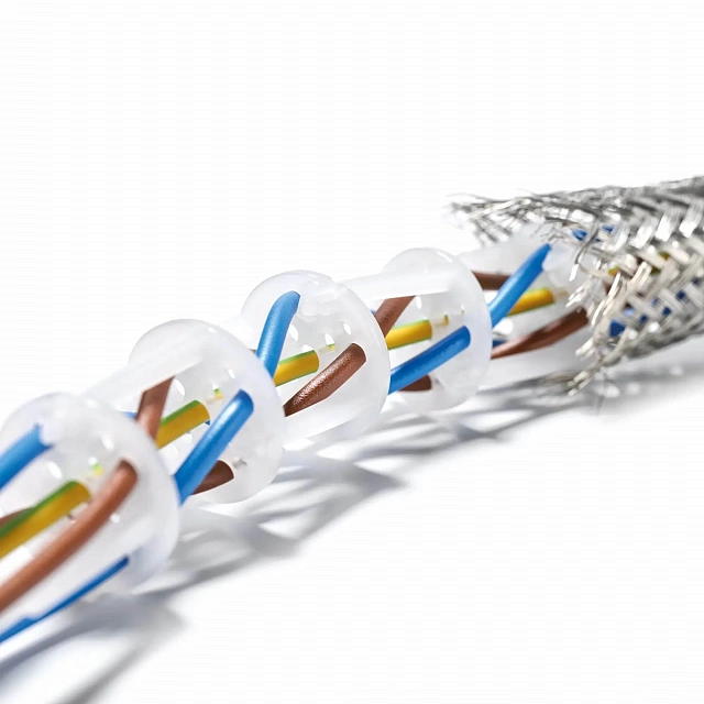 InAkustik Referenz Mains Cable AC-2404 AIR SHUKO - C15 HQ 1.5m #007626215_2