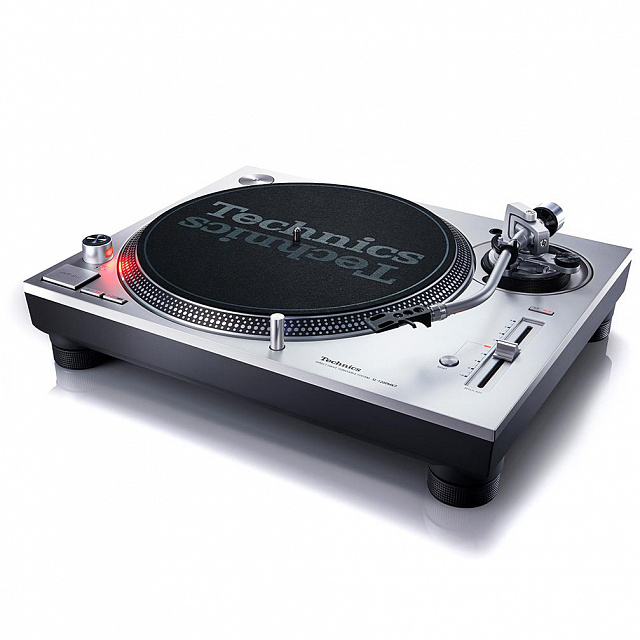 Technics SL-1200MK7-S Silver_1