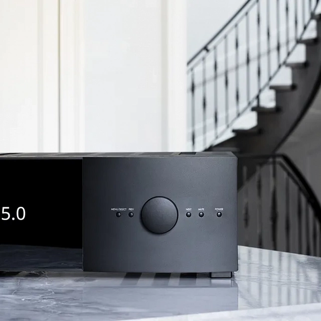 Anthem STR Integrated Amplifier black_5